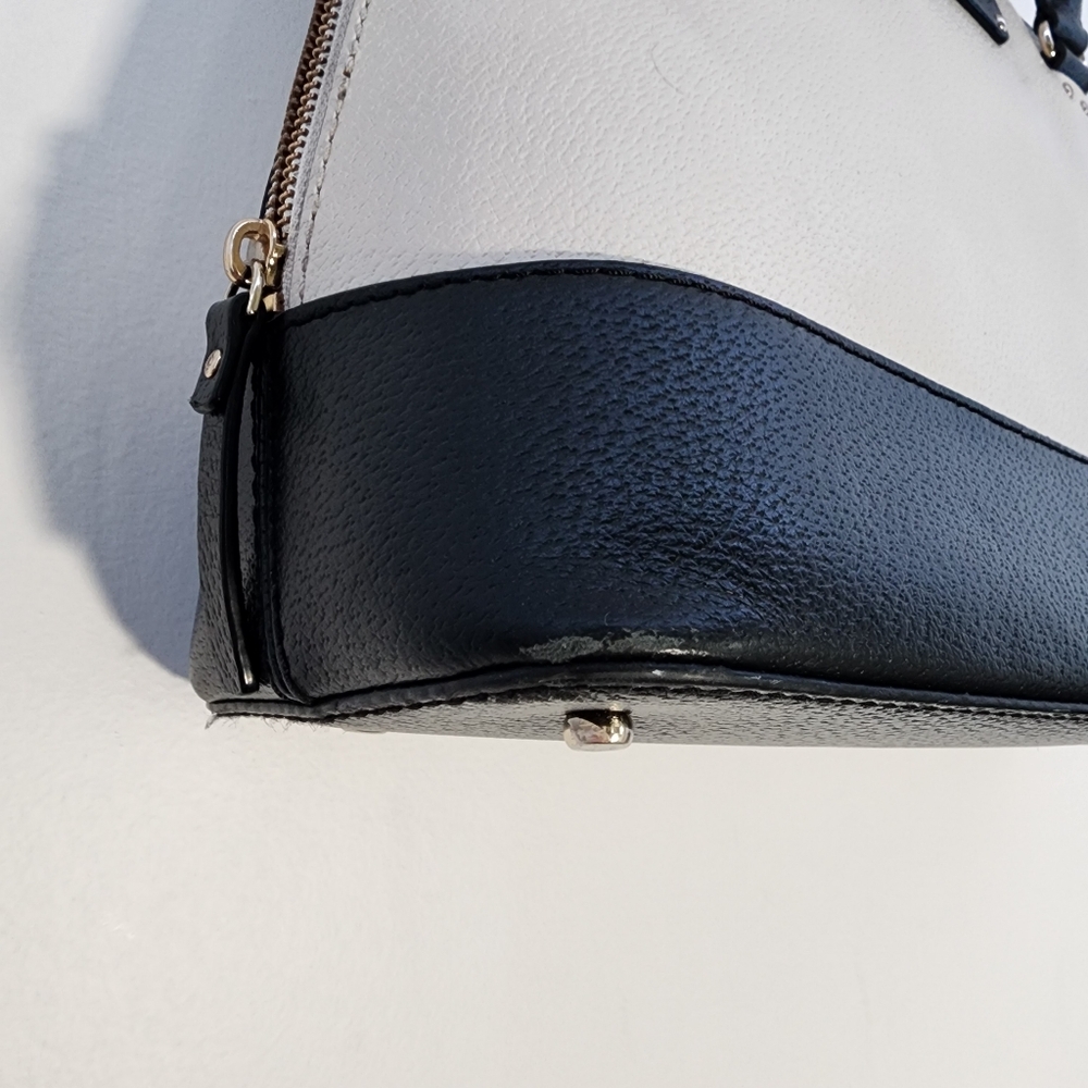 Kate Spade Black and White Satchel with Classic Design - Picture 2 of 16